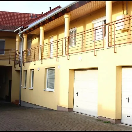 Betty'S Home Sopron Exterior photo