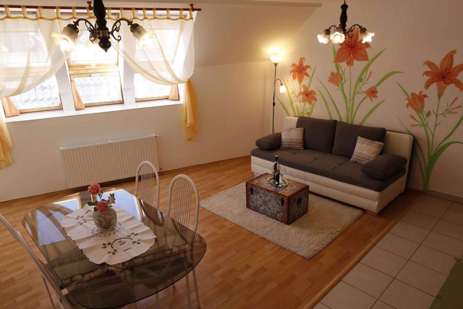 Betty's Apartment